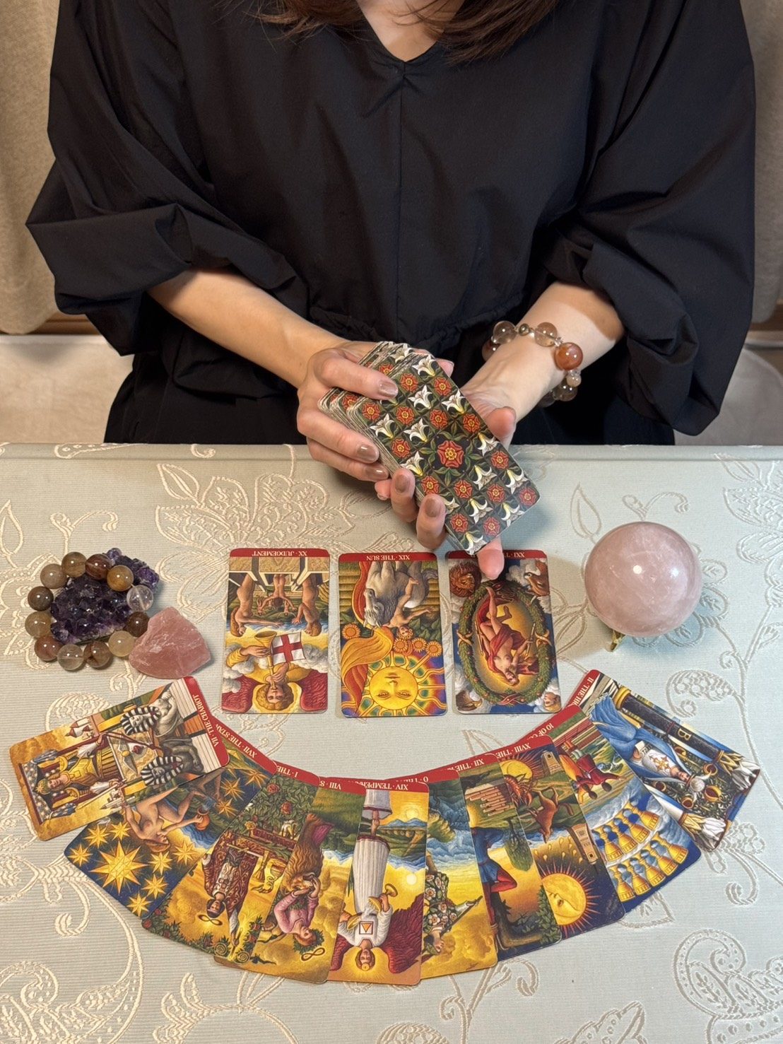 JyuJyu先生が鑑定する様子